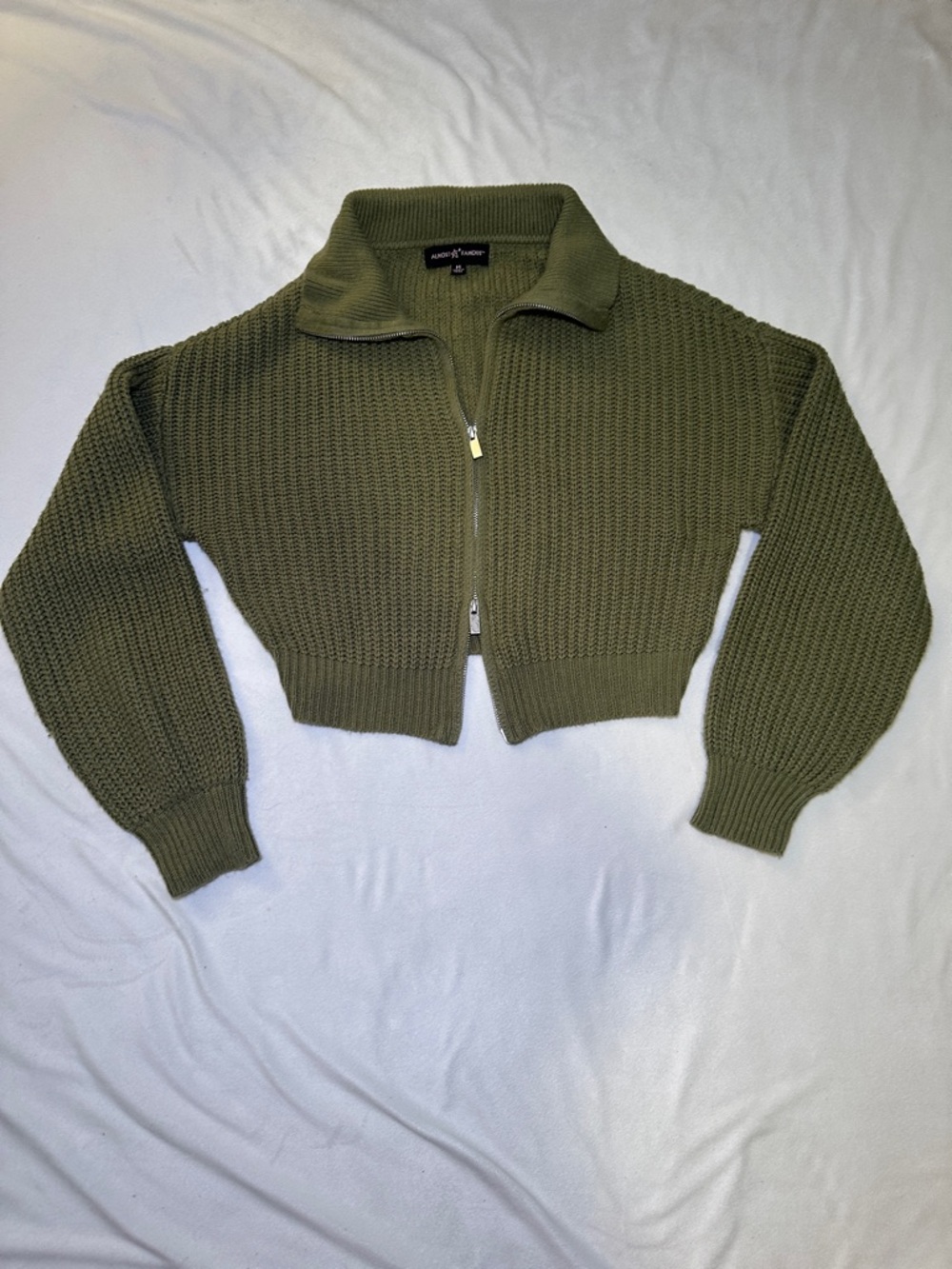 Almost Famous Olive Green Zip-Front Cropped Knit Cardigan Size Medium